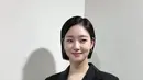 Kim Go Eun pun jadi artis Korea yang tampil dengan rambut pendek model bob di tahun 2025. Ia pun tampil lebih dengan rambut bob pendek hitam tanpa poni. [@ggonekim]