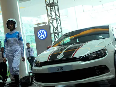 VW Scirocco GTS diluncurkan di kawasan BSD, Selasa (3/6/14). (Liputan6.com/Faisal R Syam)