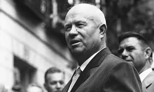 Nikita Khrushchev saat berada di markas besar PBB di New York pada 28 September 1960 (AP)