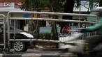 Pengendara melintas di jalan Prof. DR. Soepomo, Jakarta, Jumat (22/2). Kondisi pagar pembatas jalan di jalan Prof. DR. Soepomo mengalami kerusakan di beberapa titik. (Liputan6.com/Helmi Fithriansyah)