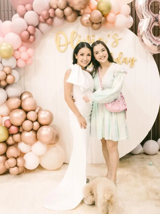 Chelsea Olivia dan Christina Olivia