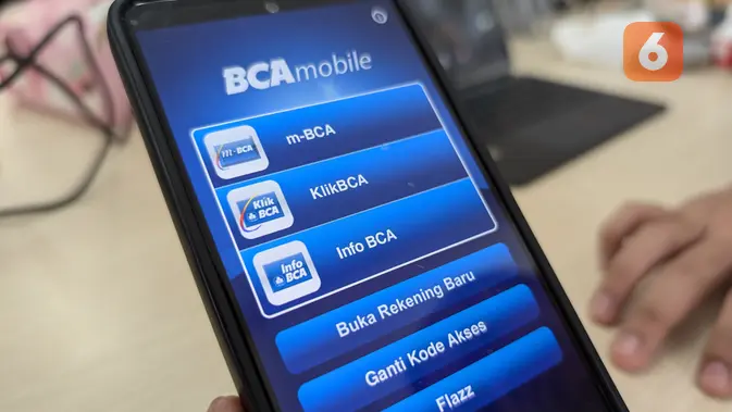 <p>Aplikasi BCA Mobile Error, Pengguna Keluhkan Indikator Koneksi Merah Terus! (/ Yuslianson)</p>