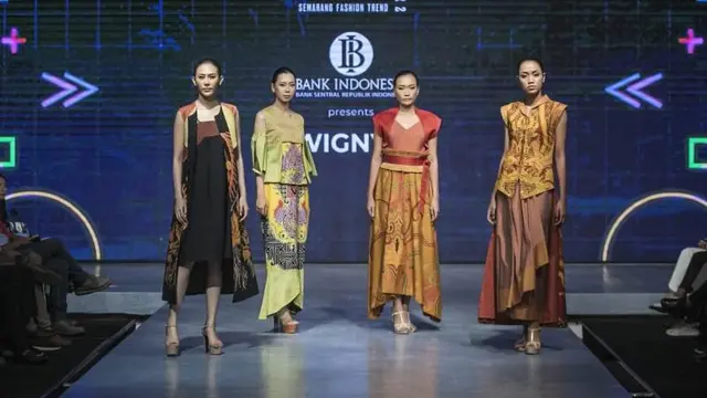 Eksotika Wastra Lumajang Karya Wignyo di Semarang Fashion Trend 2022