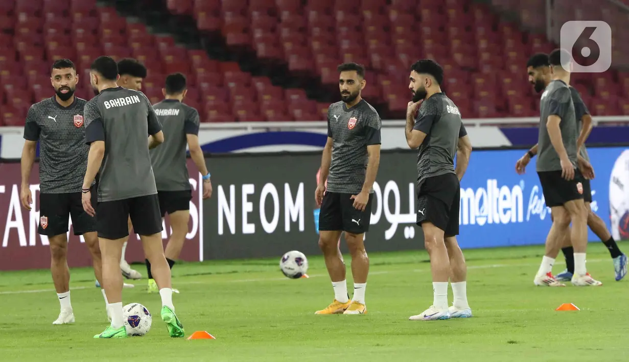 Sekjen Federasi Sepak Bola Bahrain (BFA) Rashid Al Zaabi mengucapkan terima kasih kepada semua pihak yang memastikan para pemain dan ofisial timnas Bahrain aman dan nyaman selama berada di Indonesia. (Liputan6.com/Angga Yuniar)