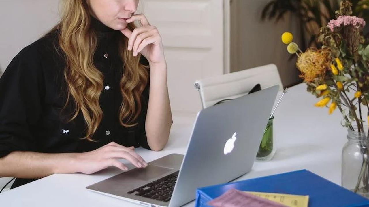 Nah, mindful productivity ini juga akan membantu kita mencapai wellness - bikin kita lebih sehat, tenang, dan nggak gampang stress.