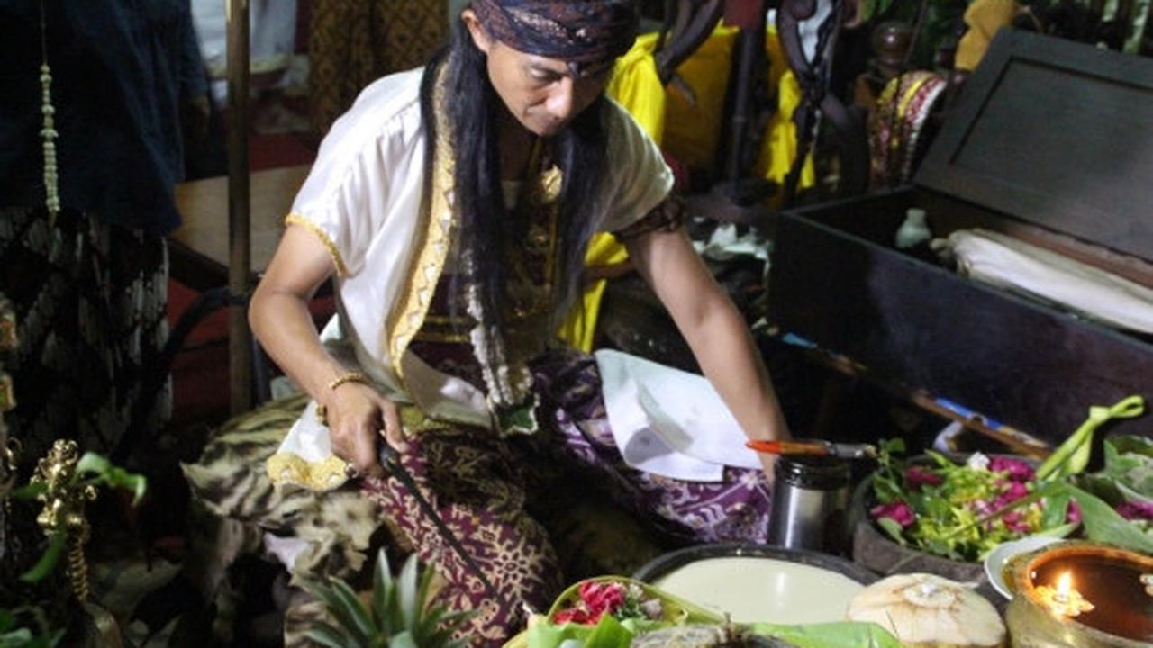 Mengintip prosesi jamasan pusaka Nusantara jelang 1 Suro