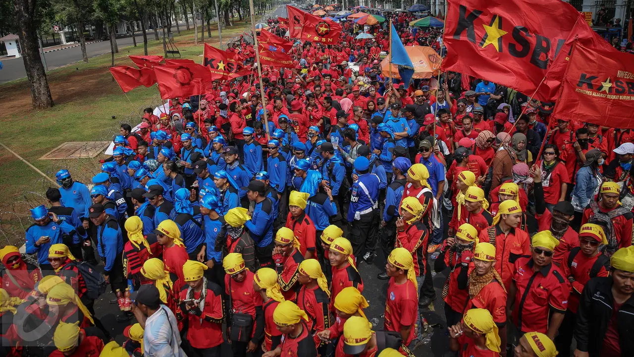 20151015-Ribuan Buruh Kepung Istana Tolak Kebijakan Ekonomi Jilid IV -Jakarta