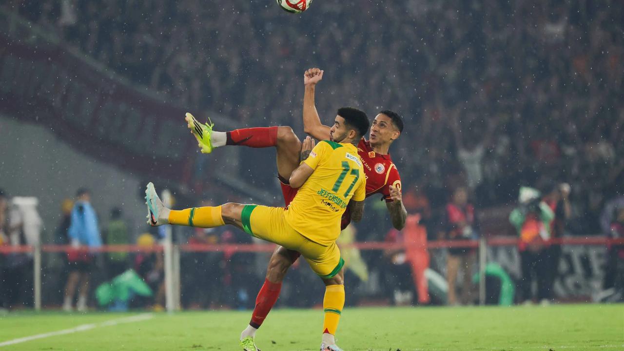 FOTO: Persija Jakarta Tundukkan Persebaya Surabaya Tiga Gol Tanpa Balas