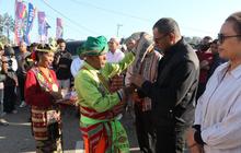Suhu 18 Derajat Celcius Tak Halangi Ribuan Warga, Festival Musim Dingin Fatukolen Perkuat Persatuan dan Promosikan Budaya Lokal