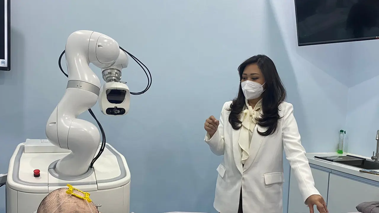 Robotic Hair Transplant di The Clinic Beautylosophy