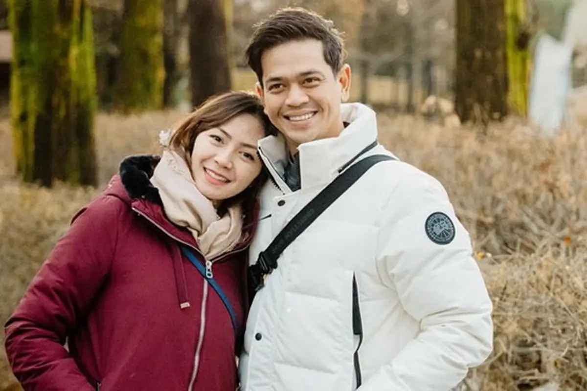 Dianggap Suami Idaman, Ini 7 Potret Surya Insomnia Ajak Keluarga Liburan ke Korea