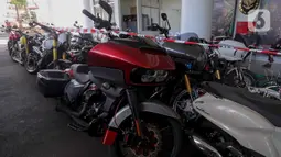 Kejaksaan Agung (Kejagung) menyita sejumlah kendaraan bermotor—baik mobil maupun motor—mewah yang diduga berkaitan dengan kasus dugaan suap penanganan perkara di Pengadilan Negeri Jakarta Pusat. (Liputan6.com/Herman Zakharia)