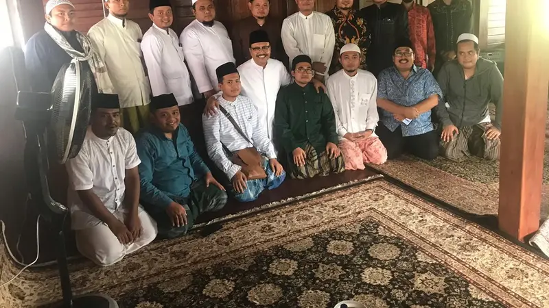 Puluhan putra kiai se Madura bertemu di rumah Gus Ipul, Surabaya.