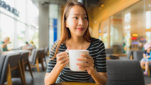 wanita juli batin yang tenang