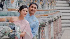 Potret Fanny Ghassani dan Suami Romantis Kondangan di Thailand