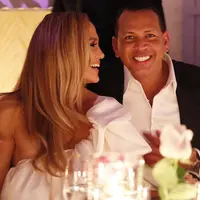 Jennifer Lopez dan Alex Rodriguez bertunangan (Instagram/arod)