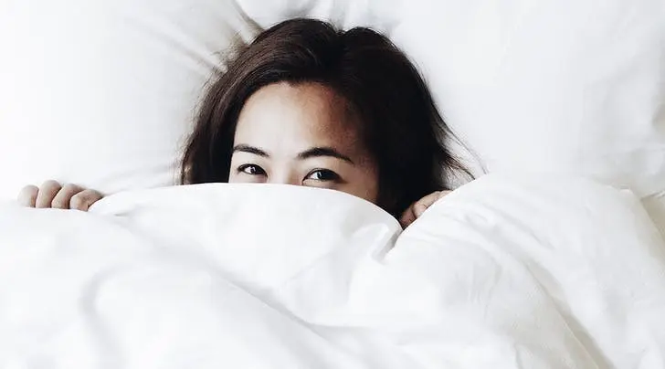 Begini cara menghilangkan insomnia. Dijamin kantung langsung datang dan kamu tidur pulas. (Sumber Foto: pinterest/twenty20)