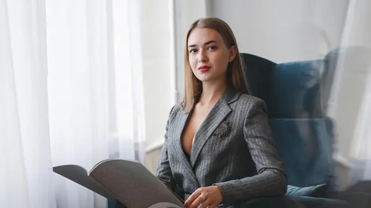 Kebiasaan Sederhana Perempuan Karismatik, Rahasia Dibalik Alasan Disukai Banyak Orang