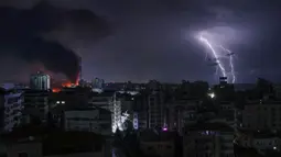 Mengutip BBC, Kementerian Kesehatan di Gaza per Selasa (10/10) mengungkapkan 690 warga Palestina tewas. (MOHAMMED ABED/AFP)