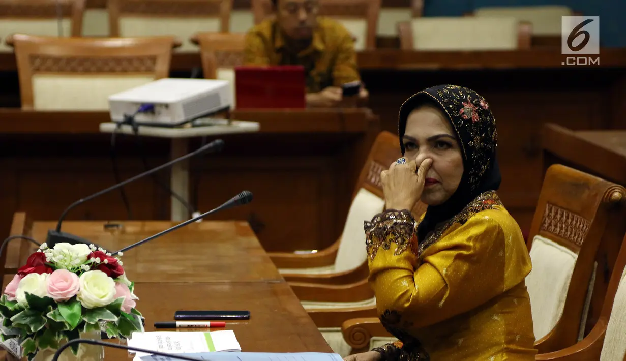 Calon anggota Badan Pemeriksa Keuangan (BPK) Nurhayati Ali Assegaf menjalani uji kelayakan dan kepatutan oleh Komisi XI DPR di Kompleks Parlemen Senayan, Jakarta, Senin (2/9/2019). Komisi XI bakal memilih 5 dari 32 nama yang lolos sebagai calon anggota BPK 2019-2024. (Liputan6.com/JohanTallo)