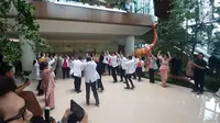 Flash mob para dokter untuk tamu RS Pondok Indah. (Liputan6.com/Aditya Eka)