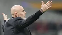 Reaksi kecewa pelatih AC Milan, Stefano Pioli terhadap penampilan anak asuhnya saat menghadapi Salernitana pada laga pekan ke-26 Liga Italia 2022/2023 di San Siro Stadium, Milan, Selasa (14/3/2023) dini hari WIB. (AP Photo/Luca Bruno)