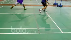 Pemain Ganda Putra tengah berlatih bersama di Pusat latihan Pelatnas Indonesia, Cipayung, Jakarta, (4/1/2017). (Bola.com/Nicklas Hanoatubun)