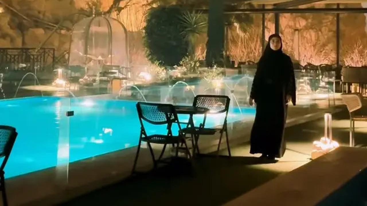 Tampilan Serba Hitam Celine Evangelista saat Umrah Setelah Mualaf, Kenakan Gamis hingga Hijab Meleyot