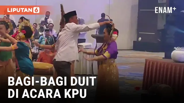 Aksi Sawer Uang di Acara Pencabutan Nomor Urut Walikota Makassar
