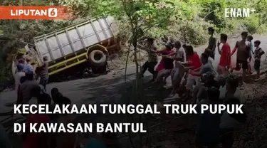 Beredar video viral terkait kecelakaan tunggal sebuah truk bermuatan pupuk. Kecelakaan tersebut terjadi di Kali Urang, Bantul