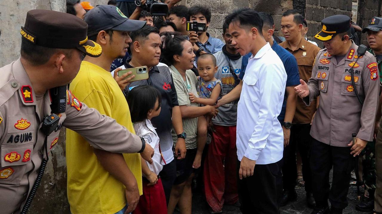 Gibran tinjau kebakaran di Kemayoran