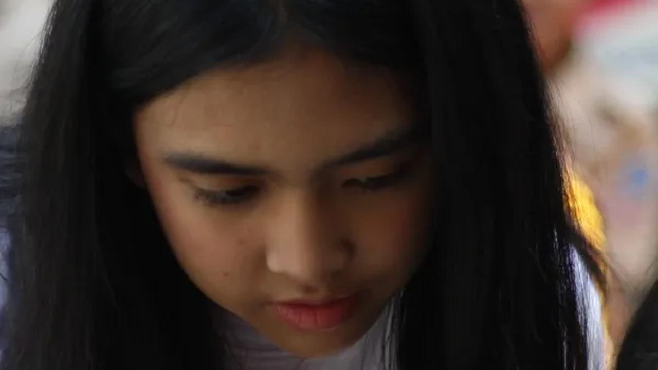 Inspiratif! Loka Pemuda Keliling Sekolah Ajarkan Bahasa Inggris Gratis Demi Hadapi Tantangan Global