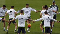 Sejumlah pemain Real Madrid berlatih jelang laga La Liga melawan Celta Vigo di Madrid, Spanyol, Jumat (23/10/2015). (EPA/Mariscal)
