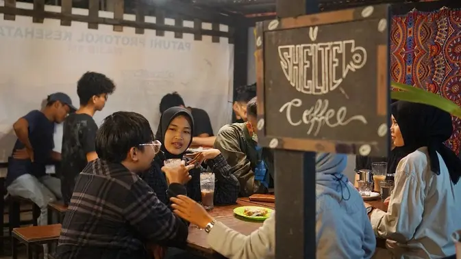<p>Shelter Coffee Palembang jadi salah sikok kafe di Palembang yang bukak sampe tengah dalu (Dok. Instagram @shelter_coffee_palembang2 / Nefri Inge)</p>
