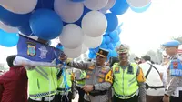 Polda Sumut menggelar gebyar keselamatan berlalu lintas dengan menerbangkan balon berisi kupon doorprize berhadiah 3 ekor sapi