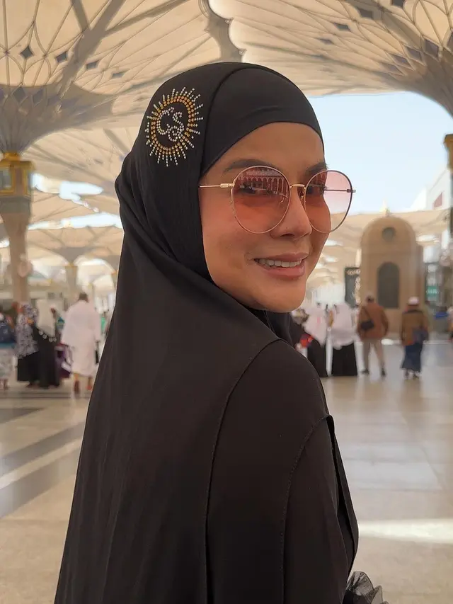 Potret cantik Vien Tasman yang tetap awet muda (Instagram/ vienstasman)