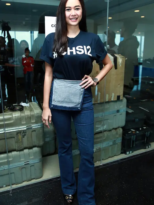 Setelah hubungannya kandas, penyanyi dan pemeran film '3 Cewek Petualang' ini memasrahkan sepenuhnya urusan jodoh kepada Yang Di Atas. (Deki Prayoga/Bintang.com)