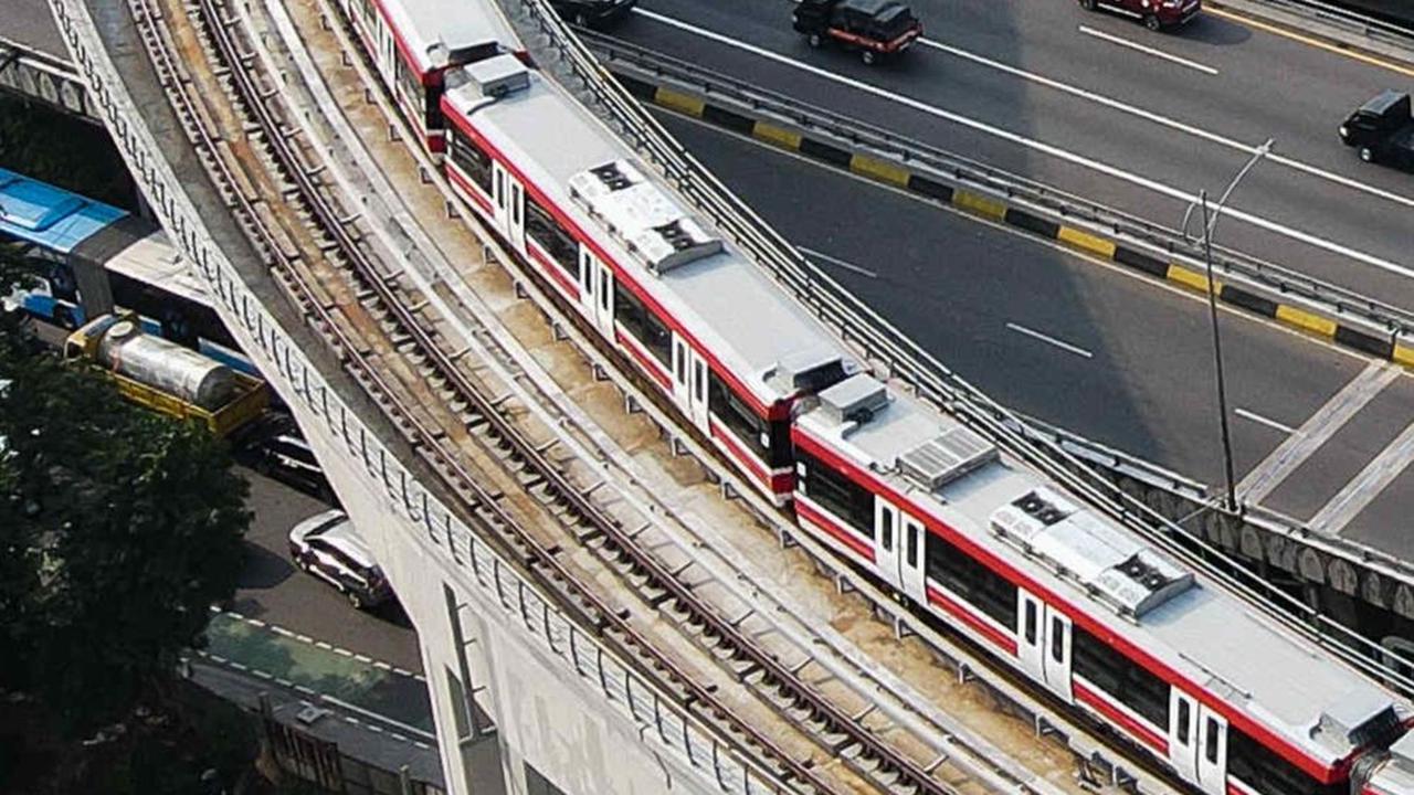 FOTO: Melihat Detail Jembatan Lengkung LRT Jabodebek di Kawasan Kuningan yang Dianggap Salah Desain
