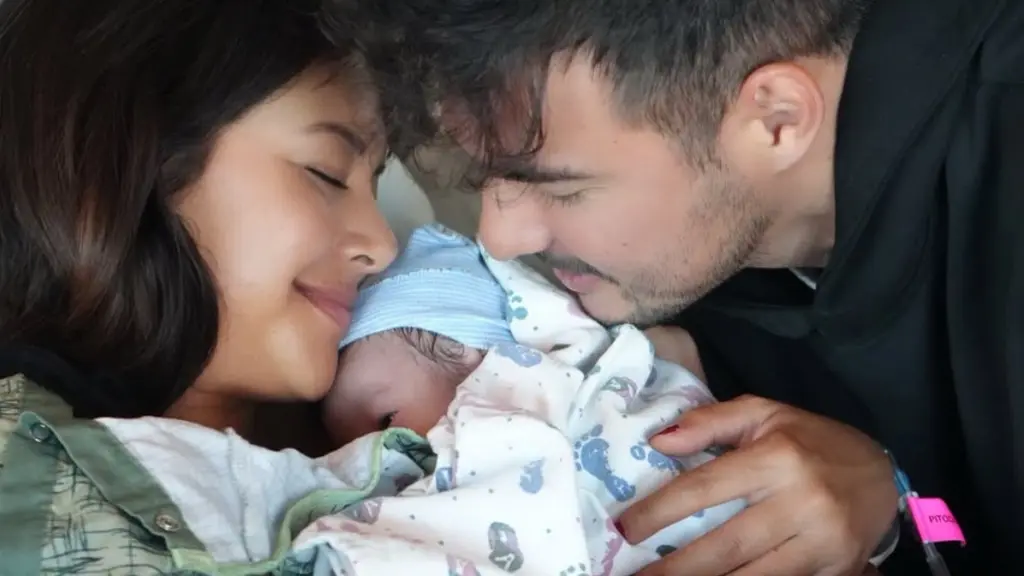 Aurelie Moeremans Setelah Melahirkan Putra Pertamanya. [@Aurelie]