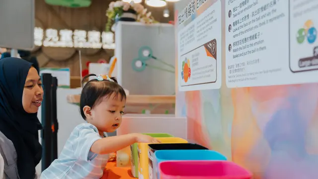 Anak-anak yang tergabung dalam Winner’s Squad Adventure to Hong Kong saat mengunjungi Hong Kong Children’s Discovery Museum. (Dokumentasi: Nutrilon Royal)