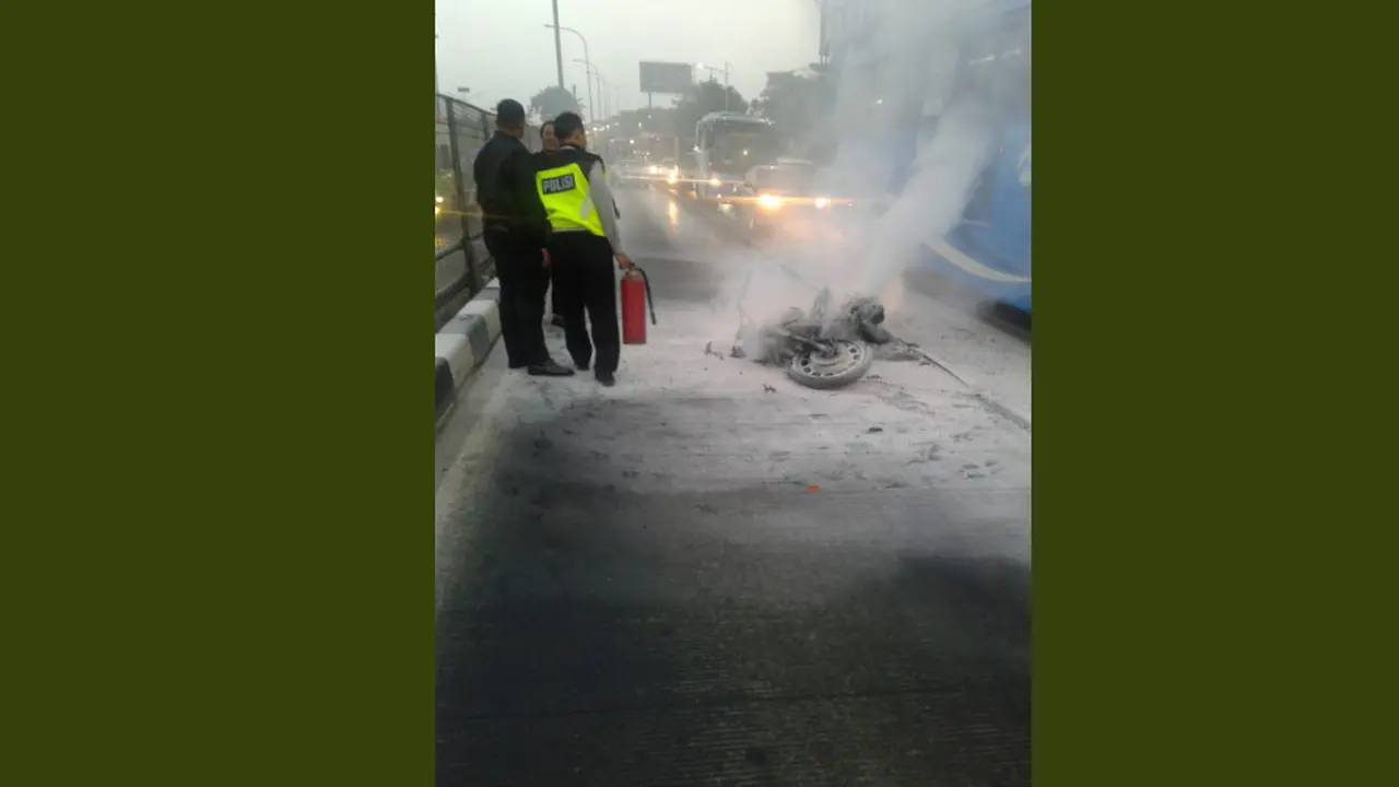 motor terbakar