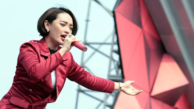 [Bintang] Zaskia Gotik