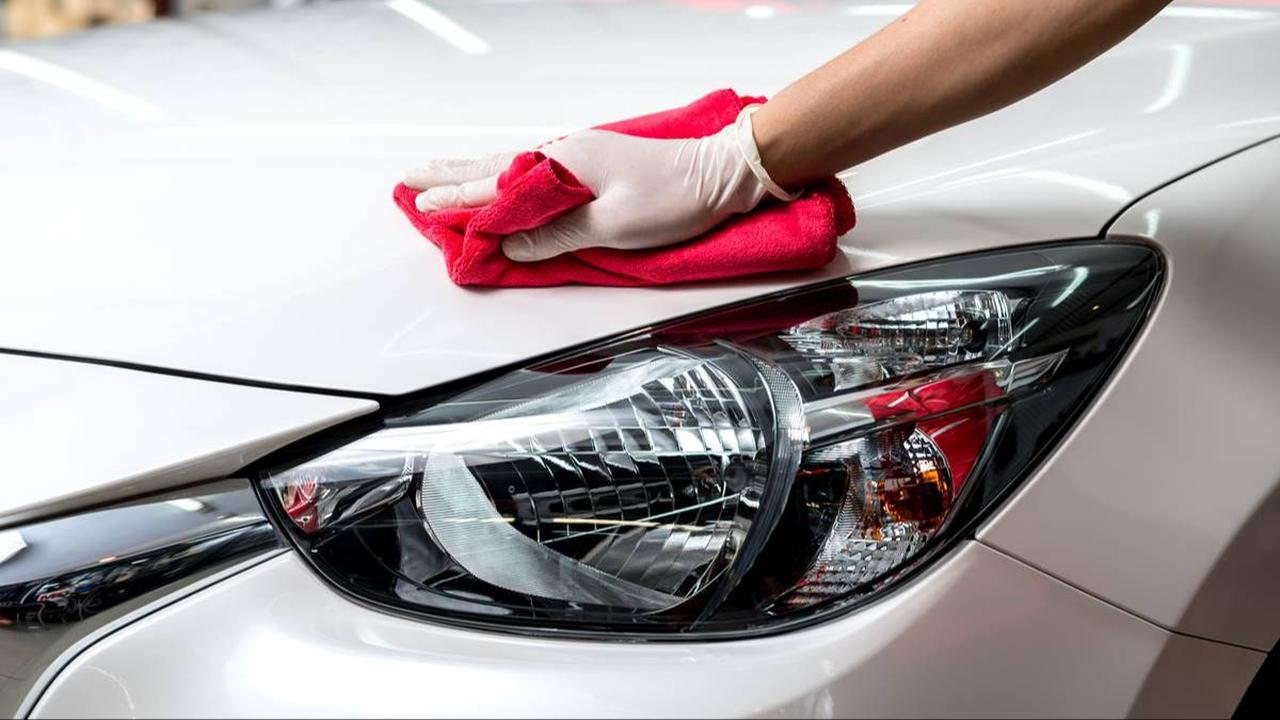 8 Tips Agar mobil cat putih tetap cerah dan tidak menguning.