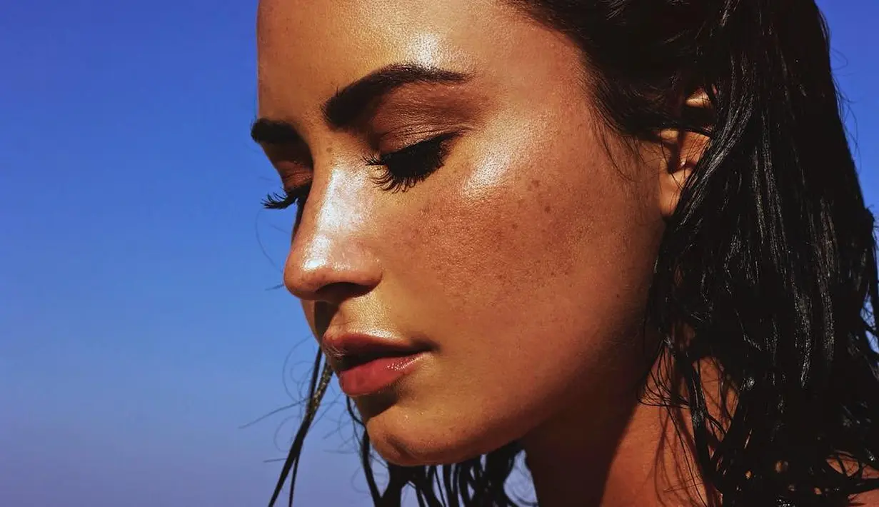 Dilansir dari HollywoodLife, seorang sumber mengatakan Demi bisa saja meninggal dunia jika ia tak melakukan rehabilitasi. (instagram/ddlovato)