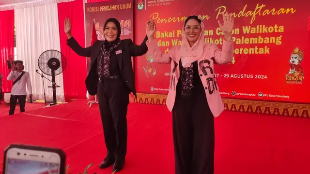 Usung Konsep 'Blackpink', Paslon Petahana Naik Kuda Daftar ke KPU Palembang