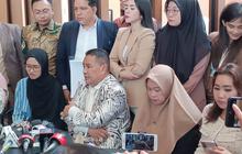 VIDEO: Tangis Histeris Anak Eks Kapolsek Gugur Ditembak Polisi: Fitnah Bapak Terima Setoran Judi!