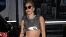 Lady Gaga pun terlihat tampil percaya diri dengan style underboob. (Entertainment Tonight)