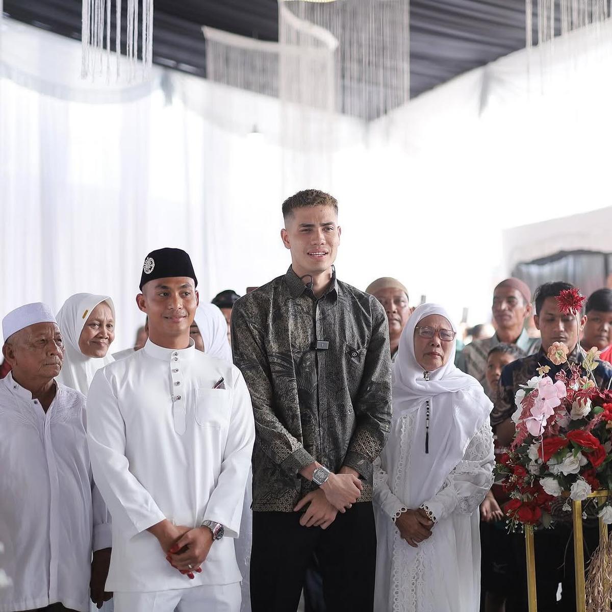 Potret Aisar Khaled Jadi Saksi Nikah Karyawannya, Tak Kuasa Menahan Tangis