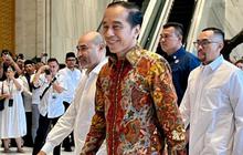 VIDEO: Momen Jokowi Teriak Bahagia dari Tribun Penonton, Timnas Kalahkan Bahrain "Semangat!"
