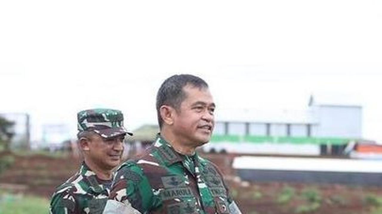 Momen Keseruan Kasad Maruli Nyanyi 'Cucak Rowo' Bareng Prajurit, Sang Jenderal Asik Berjoget jadi Sorotan